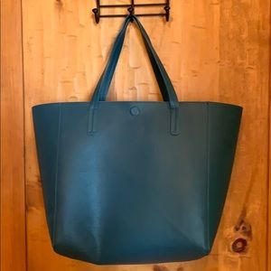 NWOT Reversible x-large teal vegan leather tote
